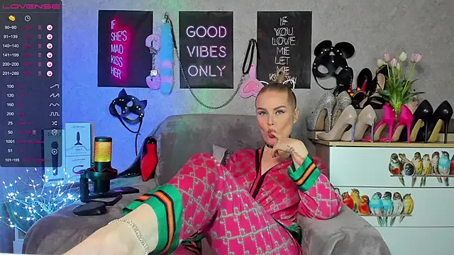 HannaKorsak on StripChat 