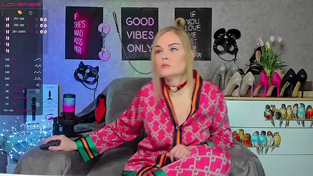 HannaKorsak on StripChat 