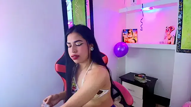 helena_weller on StripChat 