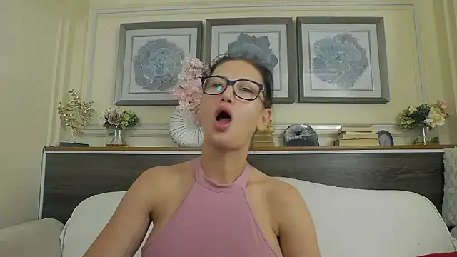 HellenDesire on StripChat 