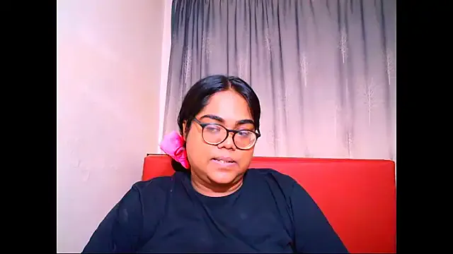 Indian_Lola00 on StripChat 