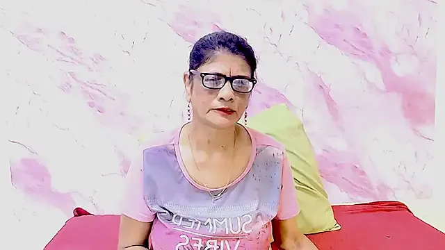 IndianAllure on StripChat 