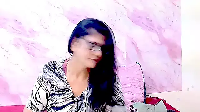 IndianAllure on StripChat 