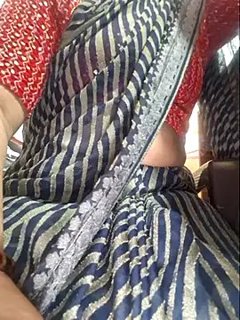 indianhotwife639 on StripChat