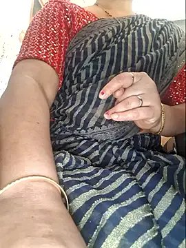 indianhotwife639 on StripChat