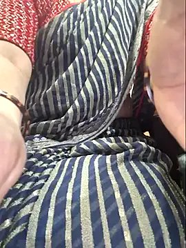 indianhotwife639 on StripChat