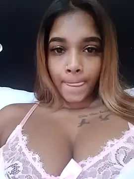 Indianqueen03 on StripChat 