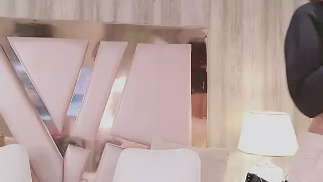IrinaVelvet on StripChat 