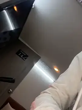 IssabellaLopez on StripChat 