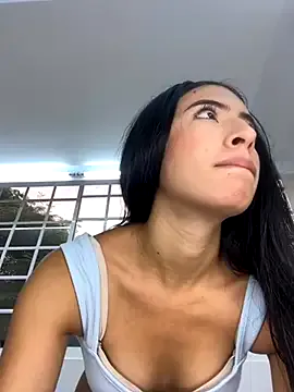 IssabellaLopez on StripChat