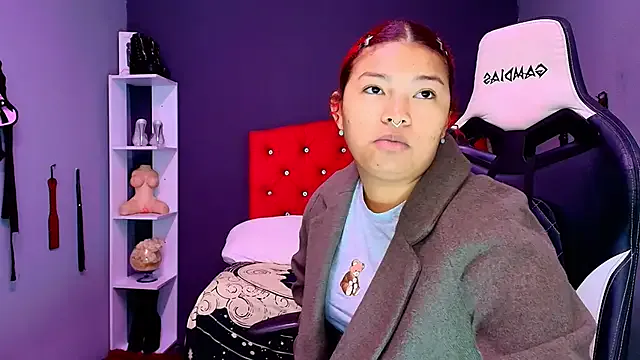 JadaRoberts — clamps my tits  
