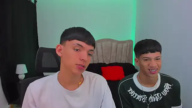 Juan_Nd_Steven — Kiss boys