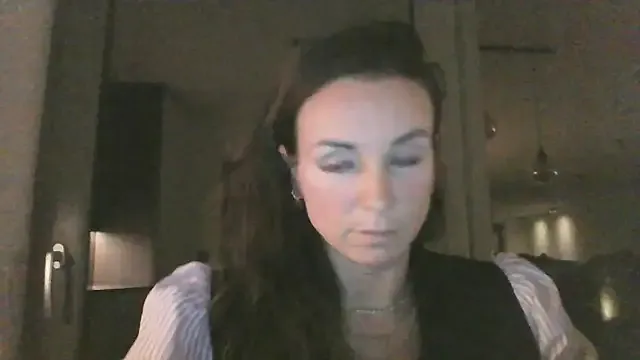 Justnani001 — Freechat on StripChat