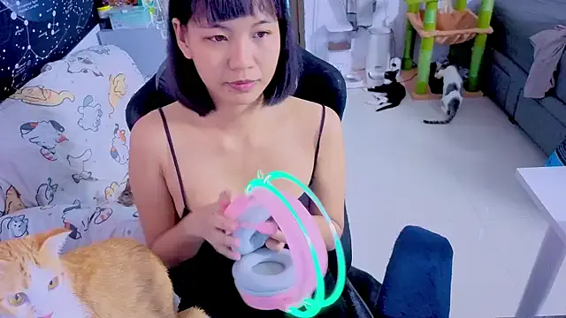Kana_G — Strip tease 