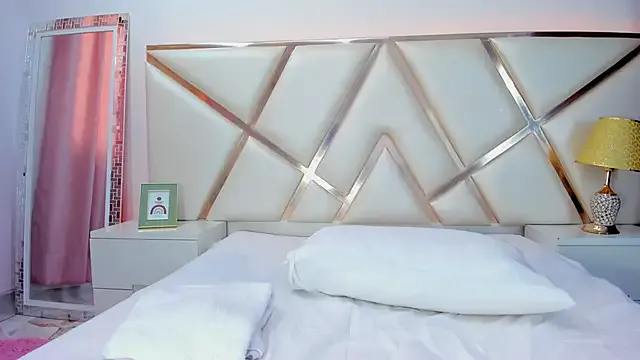 KarinaGomezxxx — Shake boobies
