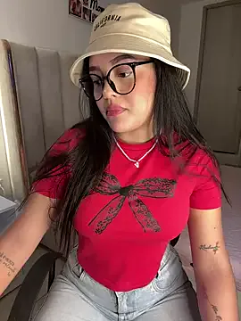 kenndall_21 on StripChat 