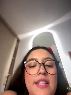 kenndall_21 on StripChat 