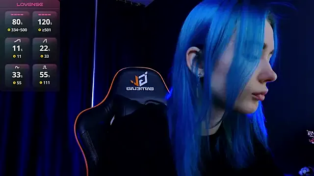 Kiara_Dream — Dancing with massage boobs