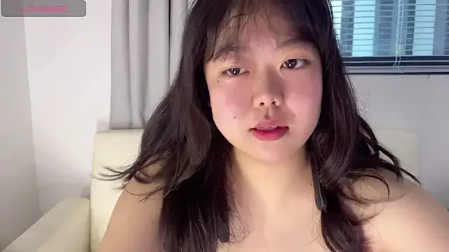 Kittenfishing — doggy show pussy