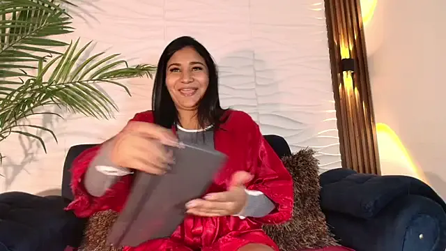La_indiia — Off top and boucing play big boobs