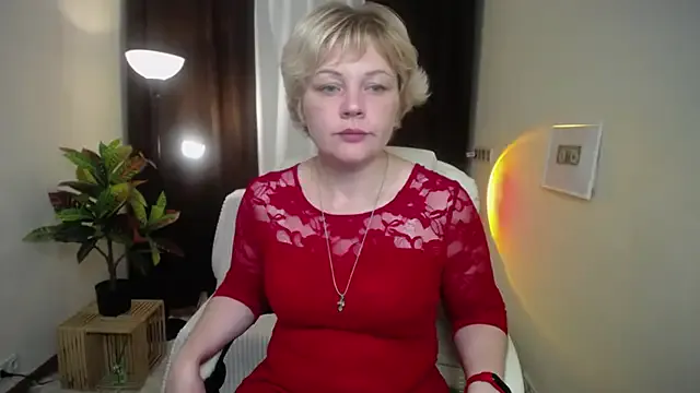 LadyElina — change sexy outfit