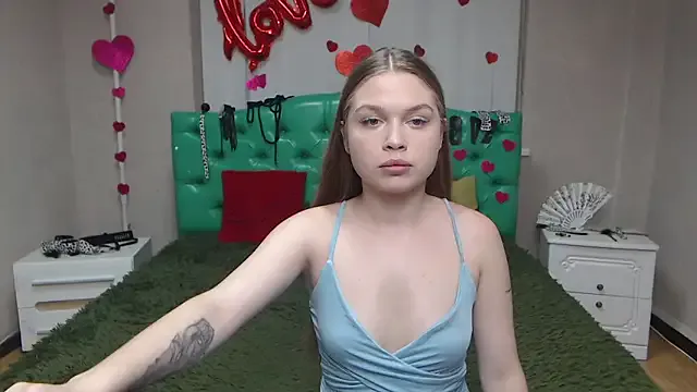LaraPika on StripChat 