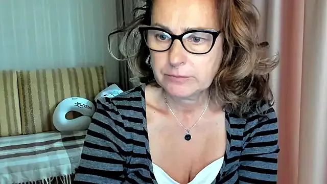 lauraoven — Private on StripChat