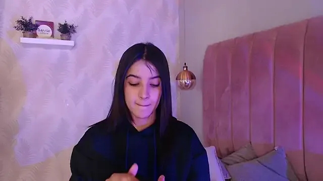 LeenaBrown on StripChat 
