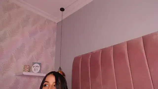 LeenaBrown on StripChat 