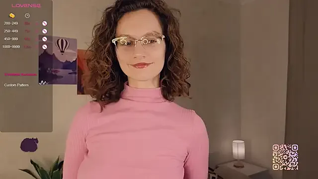 Leya_Curly — massage my boobs on shirt