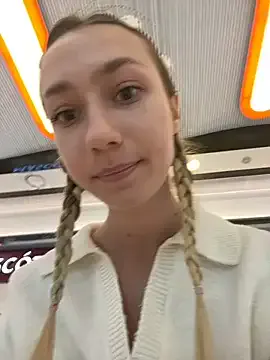 Lia__Love — Make wet sounds with Fingers in pussy 