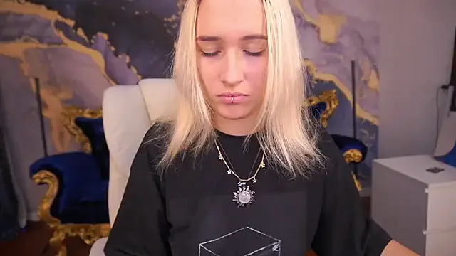 LilElfie — anal plug