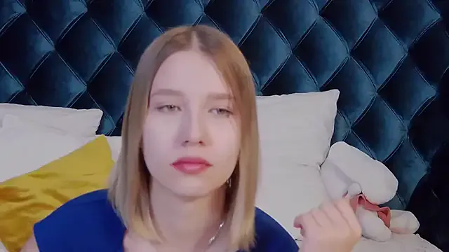 LiliLinn on StripChat 