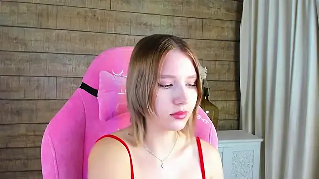 LiliLinn on StripChat 