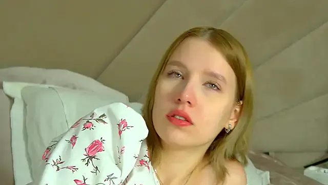 LiliLinn — Freechat on StripChat