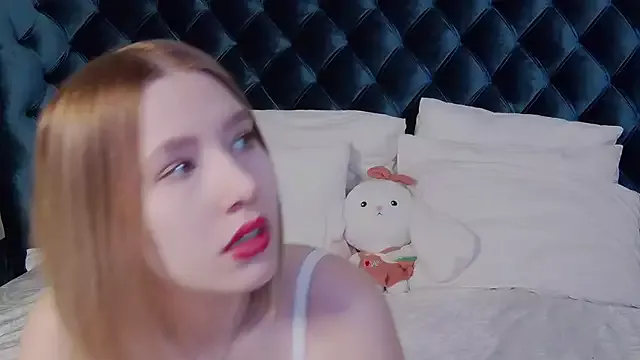 LiliLinn on StripChat 