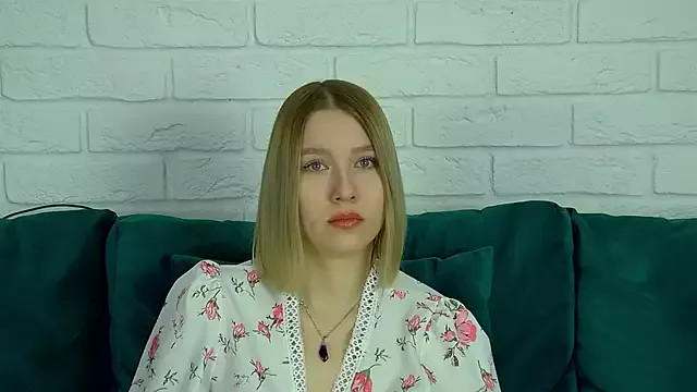 LiliLinn on StripChat 