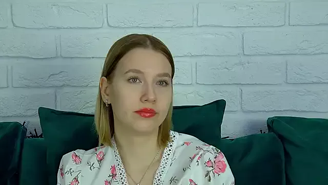 LiliLinn on StripChat 