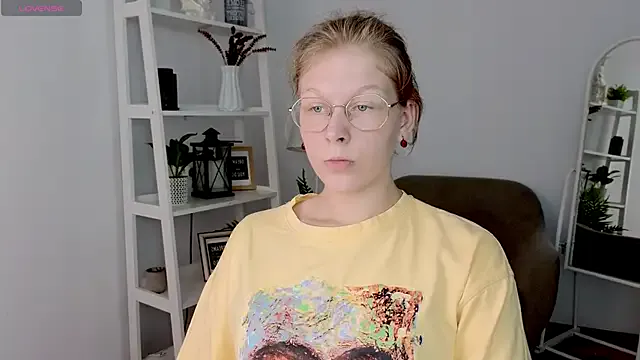 Lilly_Belly on StripChat 