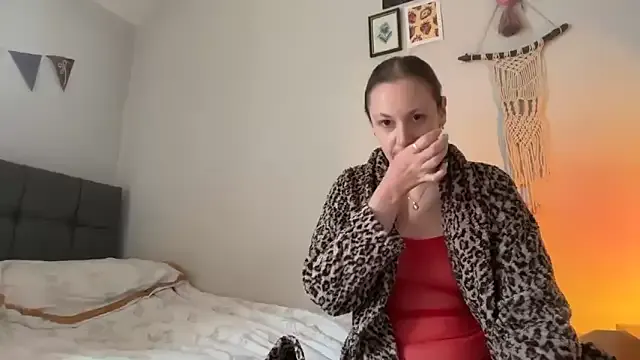 Littlelolo60 — lets get my pussy nice and wet
