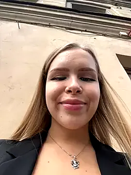 Liza_risky — SHAKE SHAKE BOOBS ON THE PUBLIC