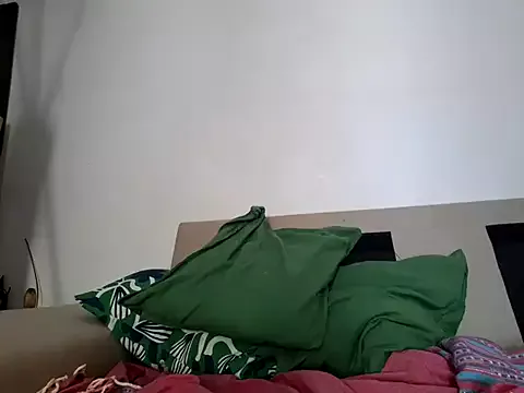lola9393girl on StripChat 