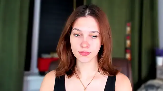 LolaLemona on StripChat 