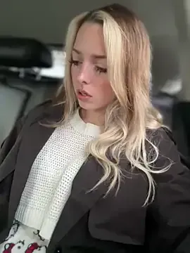 LoraaDoll — SPREAD TIGHT ASSHOLE ON YOUR FACE