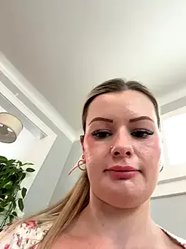 LoveShae_ — Naked twerk in your face 