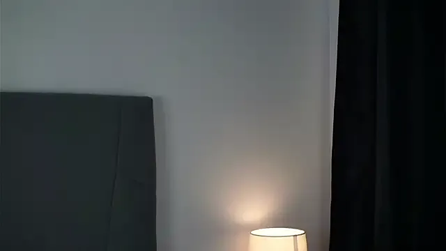 LowOncoming on StripChat 