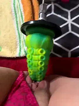 luisa1 — Fantasy dildo / 3 min control link