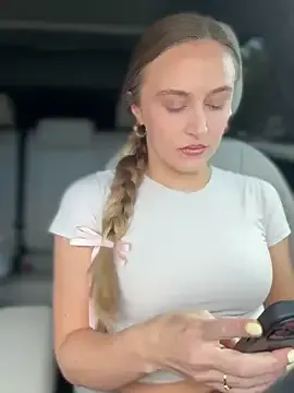 lunagirl13 — Group on StripChat