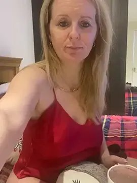 madamlillyrose on StripChat