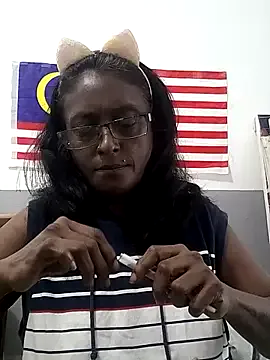 mamakarma1403 on StripChat 
